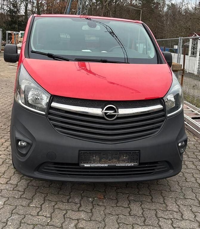 Rot Gebraucht 2016 Opel Vivaro Van / Kleinbus | 6.000 € - Bild 1/4
