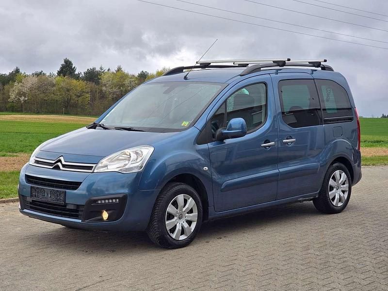 Gebraucht Citroën Berlingo SELECTION 110 PS (80 kW) 2017 Lackierung blau kyanos Van / Kleinbus