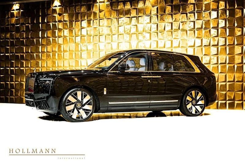 Neu Rolls Royce Cullinan 571 PS (419 kW) 2025 Black diamond SUV