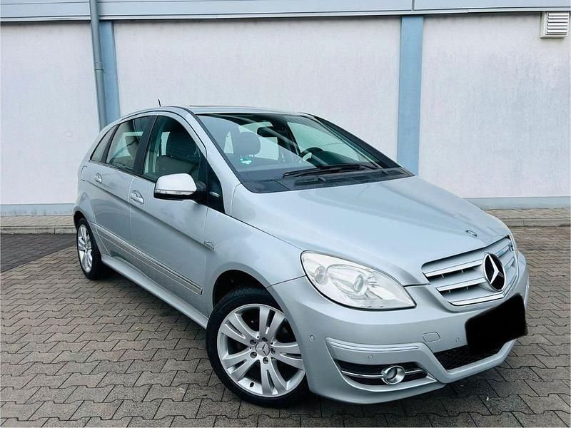Gebraucht Mercedes B160 Sport 95 PS (69 kW) 2009 Silber Van / Kleinbus