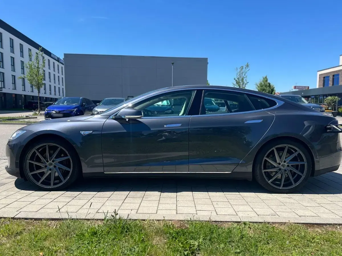 Gebraucht Tesla Model S 269 kW (367 PS) 2015 Grau Kleinwagen