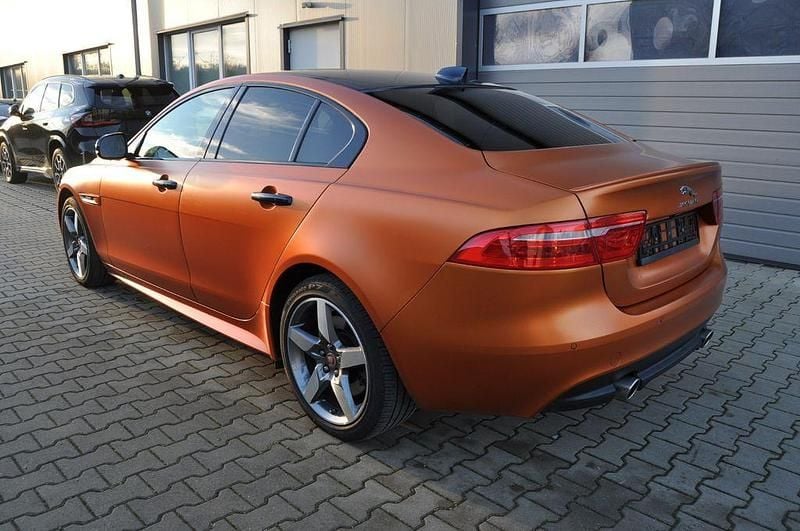 Gebraucht Jaguar XE R-Sport 300 PS (220 kW) 2019 Gold Limousine