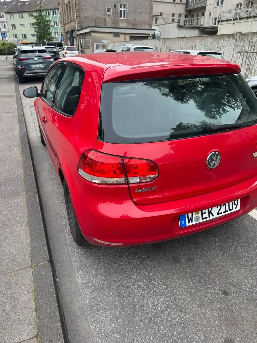 Gebraucht VW Golf 90 PS (66 kW) 2009 Rot Coupé