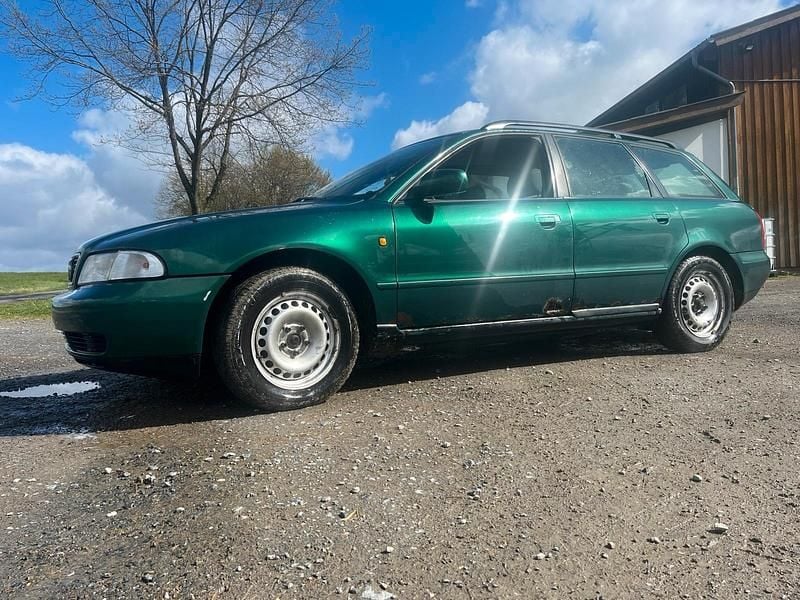 Gebraucht Audi A4 101 PS (74 kW) 2000 Grün Kombi