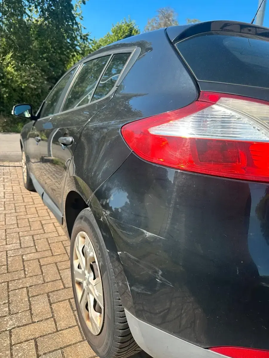 Gebraucht Renault Mégane III 100 PS (73 kW) 2011 Schwarz Limousine