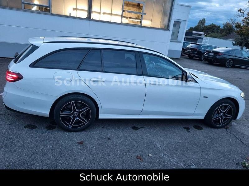 Gebraucht Mercedes E300 AMG 194 PS (142 kW) 2020 Weiß Limousine