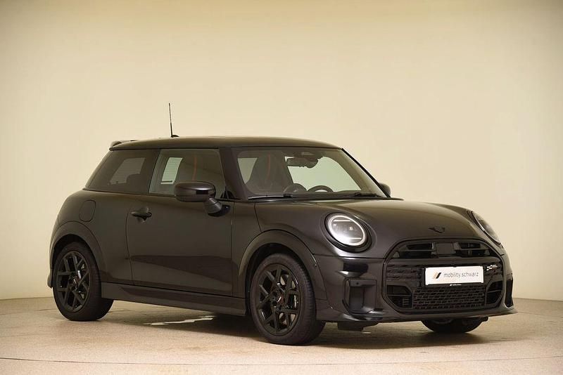 Gebraucht Mini John Cooper Works 156 PS (114 kW) 2024 Schwarz Kleinwagen