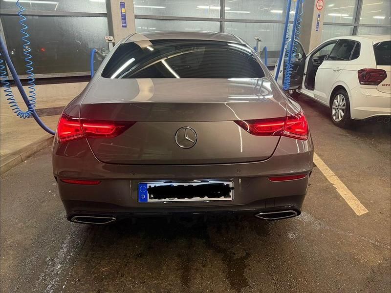 Gebraucht Mercedes CLA200 163 PS (119 kW) 2022 Schwarz Coupé