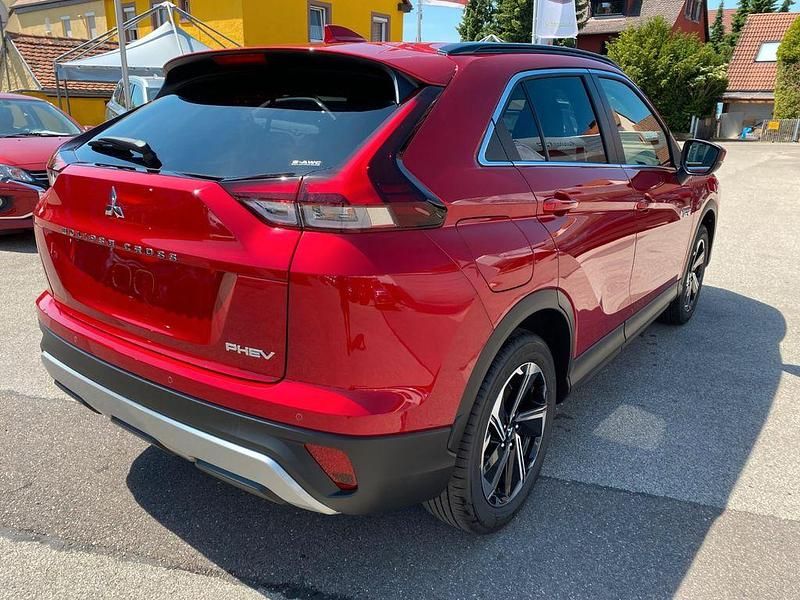 Gebraucht Mitsubishi Eclipse Cross Plus 188 PS (138 kW) 2024 Rot SUV