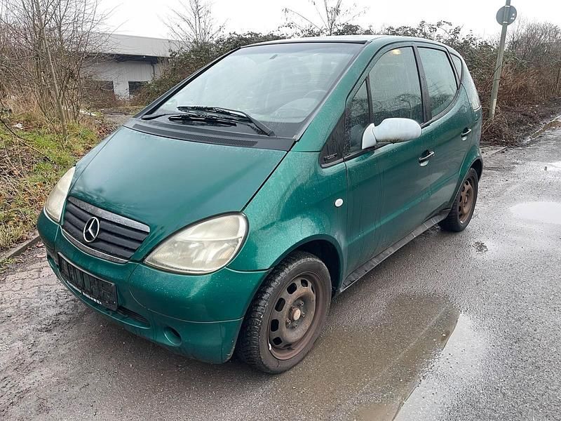 Grün Gebraucht 1999 Mercedes A140 Limousine | 1.400 € (Guter Preis) - Bild 1/4