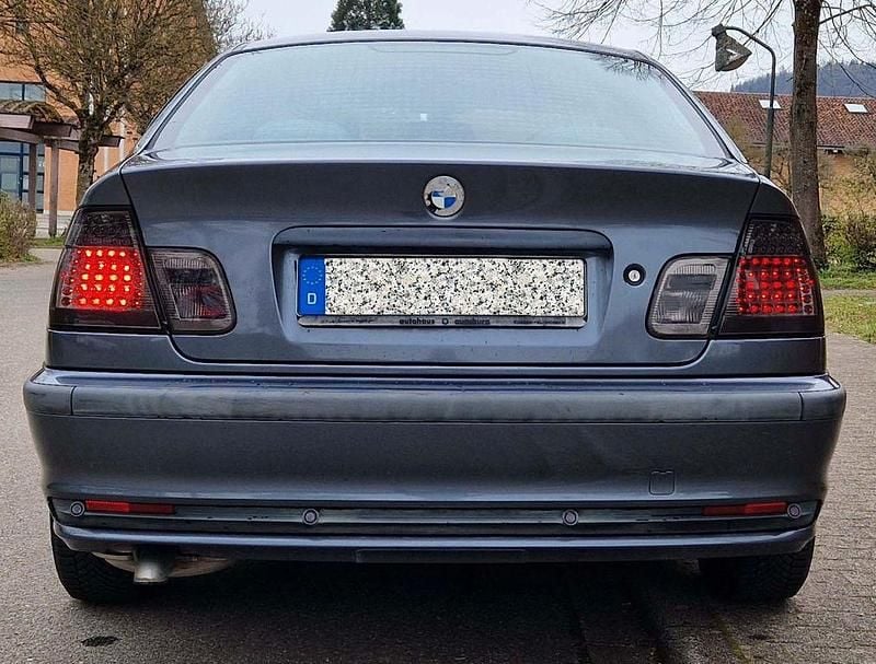 Gebraucht BMW 320 136 PS (100 kW) 2001 Grau Limousine