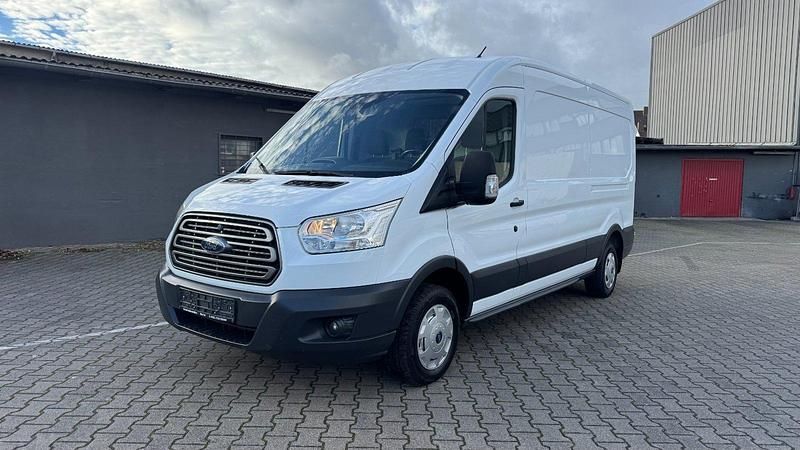 Gebraucht Ford Transit Trend 155 PS (114 kW) 2017 Weiß Van / Kleinbus