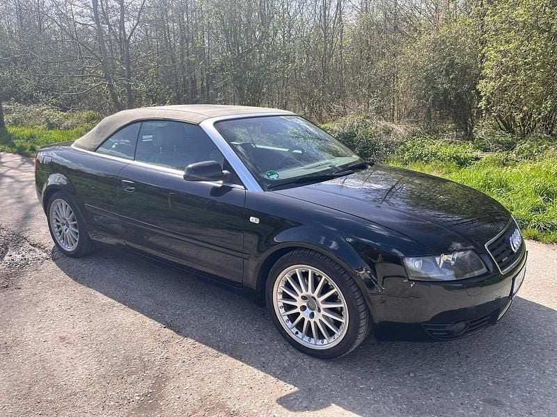 Second-hand Audi A4 220 CP (161 kW) 2004 Negru Cabrio