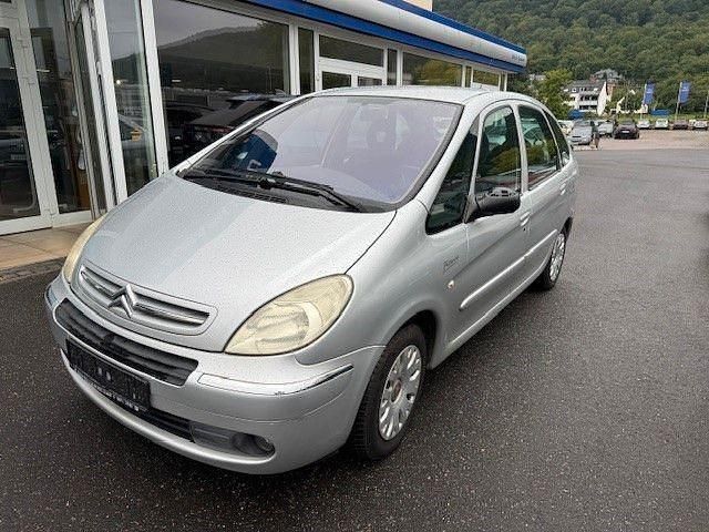 Grau Gebraucht 2006 Citroën Xsara Picasso Style Van / Kleinbus | 2.480 € (Fairer Preis) - Bild 1/4