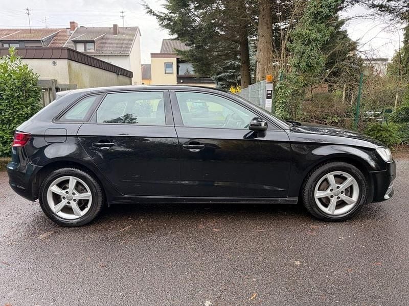 Gebraucht Audi A3 Attraction 122 PS (89 kW) 2013 Schwarz Limousine