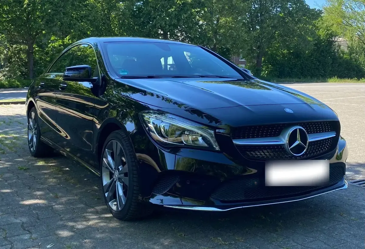 Gebraucht Mercedes CLA180 122 PS (89 kW) 2016 Schwarz Limousine