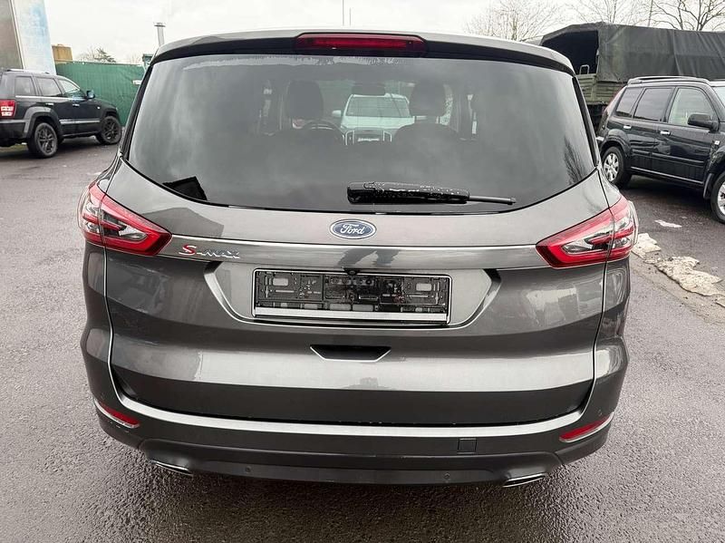 Gebraucht Ford S-MAX Titanium 179 PS (131 kW) 2016 Magnetic Van / Kleinbus