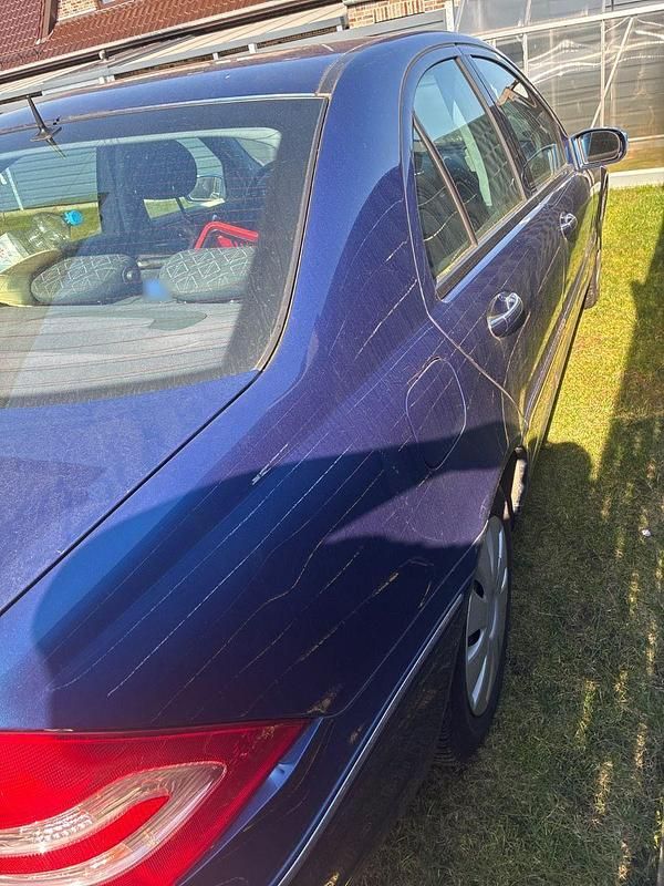 Gebraucht Mercedes C200 163 PS (119 kW) 2002 Blau Limousine