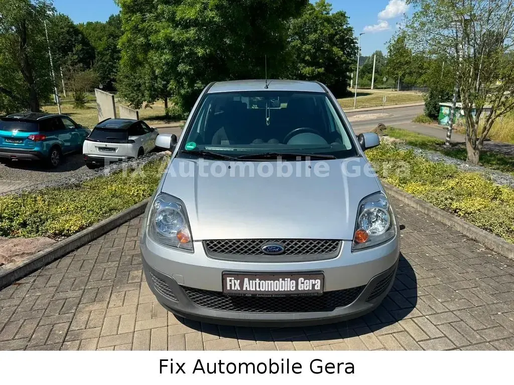 Gebraucht Ford Fiesta 69 PS (50 kW) 2006 Silber Kleinwagen