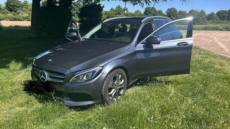Grau Gebraucht 2015 Mercedes E250 Kombi | 8.500 € (Guter Preis) - Bild 1/4