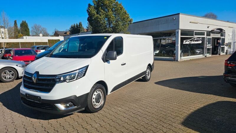 Weiß Gebraucht 2022 Renault Trafic Komfort Van | 15.500 € (Superpreis) - Bild 1/4