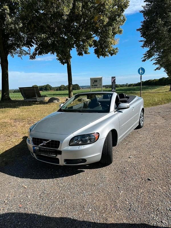 Silber Gebraucht 2009 Volvo C70 Cabrio | 9.988 € (Fairer Preis) - Bild 1/4