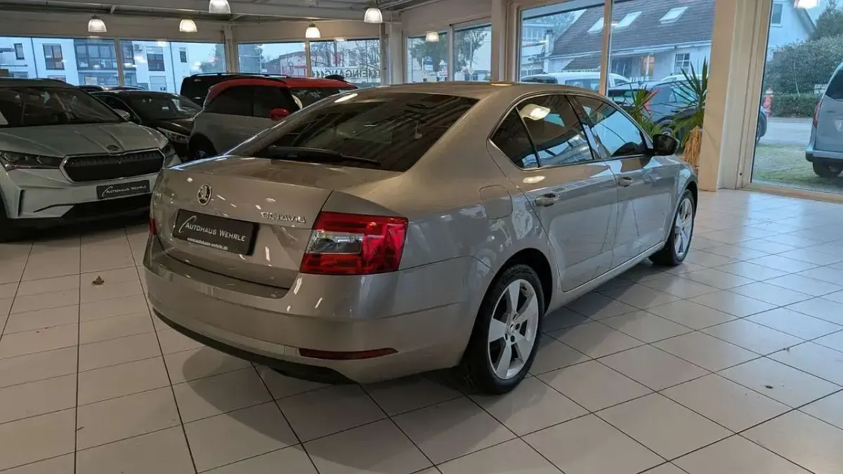 Gebraucht Skoda Octavia Ambition 116 PS (85 kW) 2019 Beige Limousine