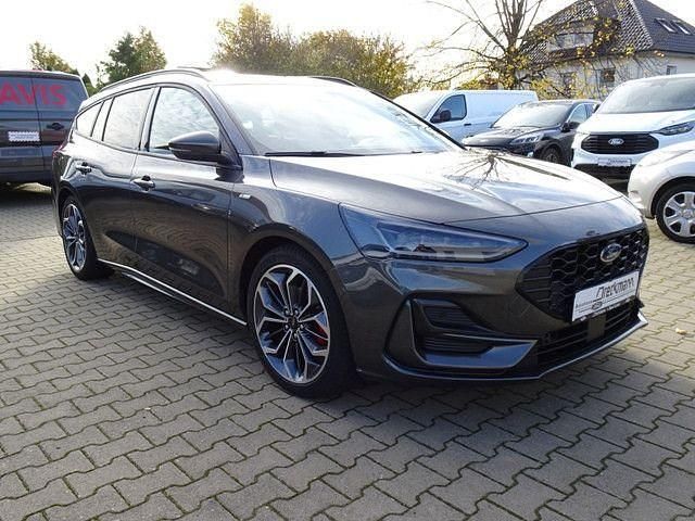 Gebraucht Ford Focus ST-Line X 155 PS (114 kW) 2025 Grau Limousine