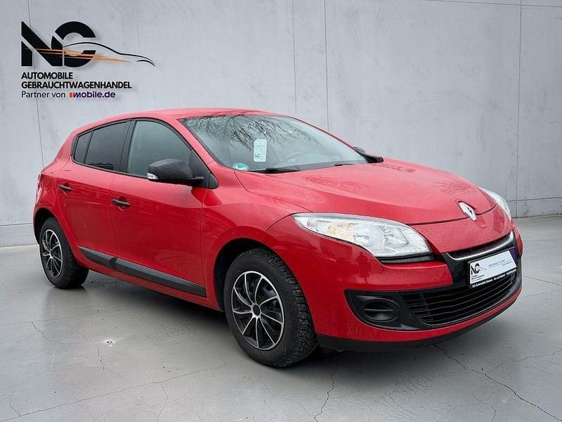 Gebraucht Renault Mégane 101 PS (74 kW) 2013 Rot Limousine