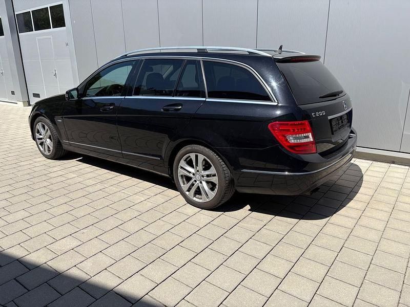 Gebraucht Mercedes C200 136 PS (100 kW) 2012 Schwarz Limousine