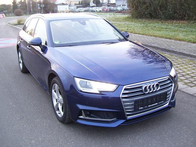Navarrablau Gebraucht 2019 Audi A4 Sport Kombi | 10.999 € (Guter Preis) - Bild 1/4