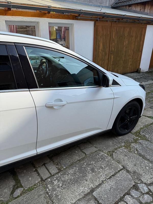 Gebraucht Ford Focus SYNC Edition 140 PS (102 kW) 2014 Weiß Kombi