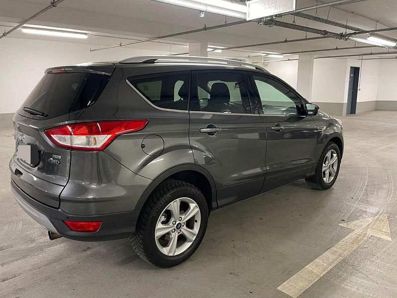 Gebraucht Ford Kuga Trend 182 PS (133 kW) 2014 Grau SUV