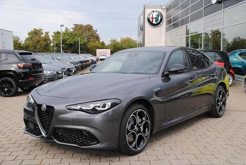Grau Gebraucht 2023 Alfa Romeo Giulia Veloce Limousine | 49.790 € (Teuer) - Bild 1/4