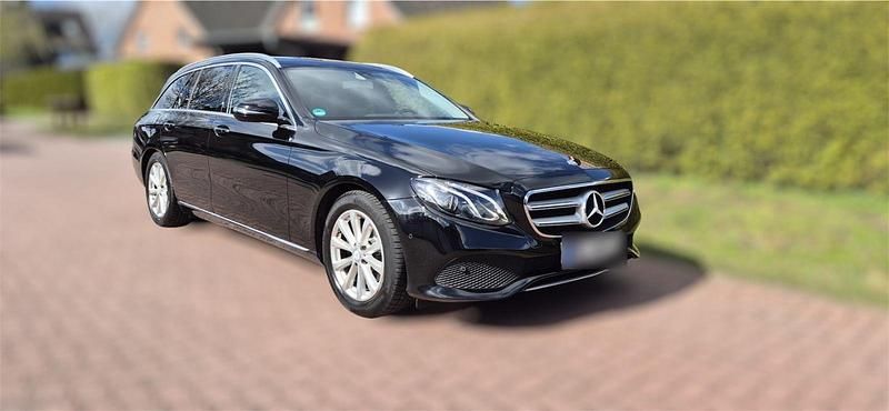 Gebraucht Mercedes E220 194 PS (142 kW) 2016 Schwarz Kombi