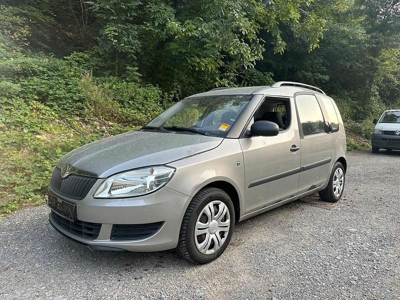 Gold Gebraucht 2012 Skoda Roomster Kombi | 2.900 € (Guter Preis) - Bild 1/4