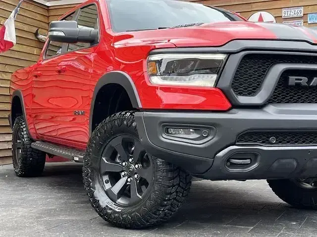 Usata Dodge Ram 401 CV (294 kW) 2020 Rosso Pick-up