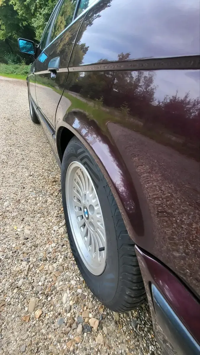 Gebraucht BMW 520 150 PS (110 kW) 1991 Rot Limousine
