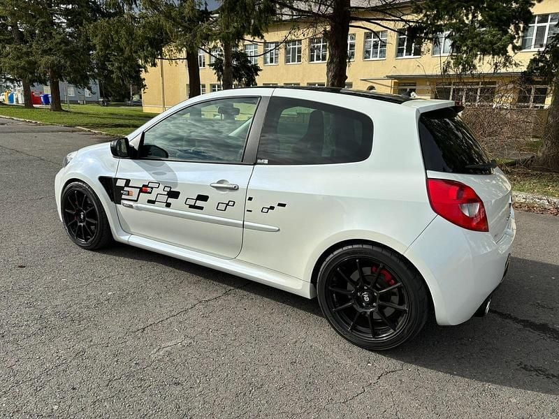 Gebraucht Renault Clio R.S. R.S. 201 PS (147 kW) 2011 Weiß Kleinwagen