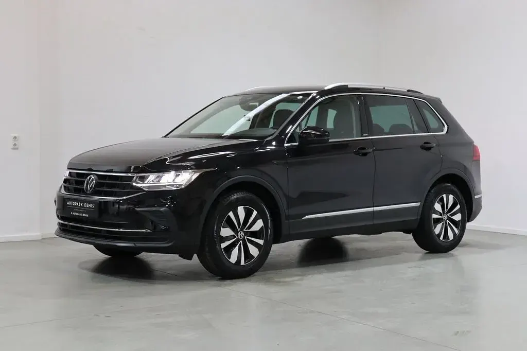 Gebraucht VW Tiguan IQ Drive 150 PS (110 kW) 2023 Deep black SUV