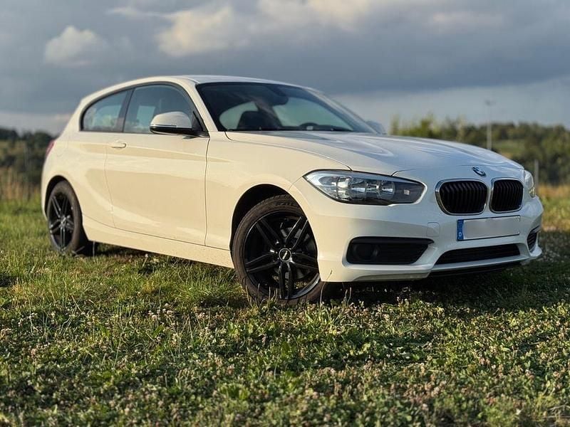 Weiß Gebraucht 2017 BMW 116 Kleinwagen | 7.990 € (Guter Preis) - Bild 1/4