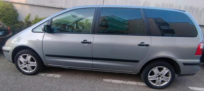 Second-hand Ford Galaxy 116 CP (85 kW) 2005 Argintiu Monovolum