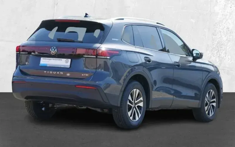 Neu VW Tiguan Life 150 PS (110 kW) 2026 Grau SUV