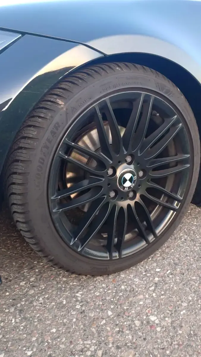 Gebraucht BMW 320 170 PS (125 kW) 2009 Schwarz Limousine