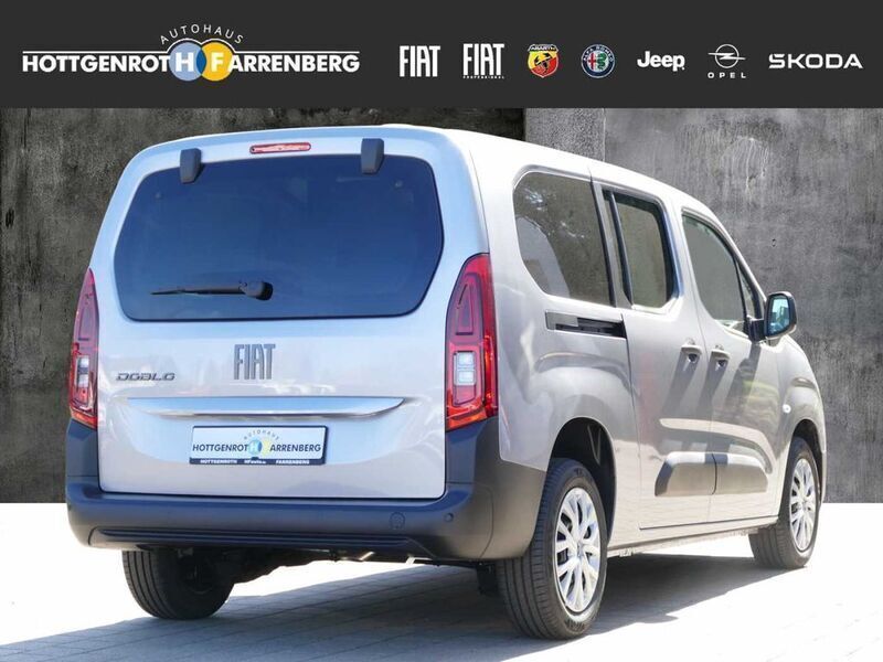 Neu Fiat Doblò 131 PS (96 kW) 2025 Grau Van / Kleinbus