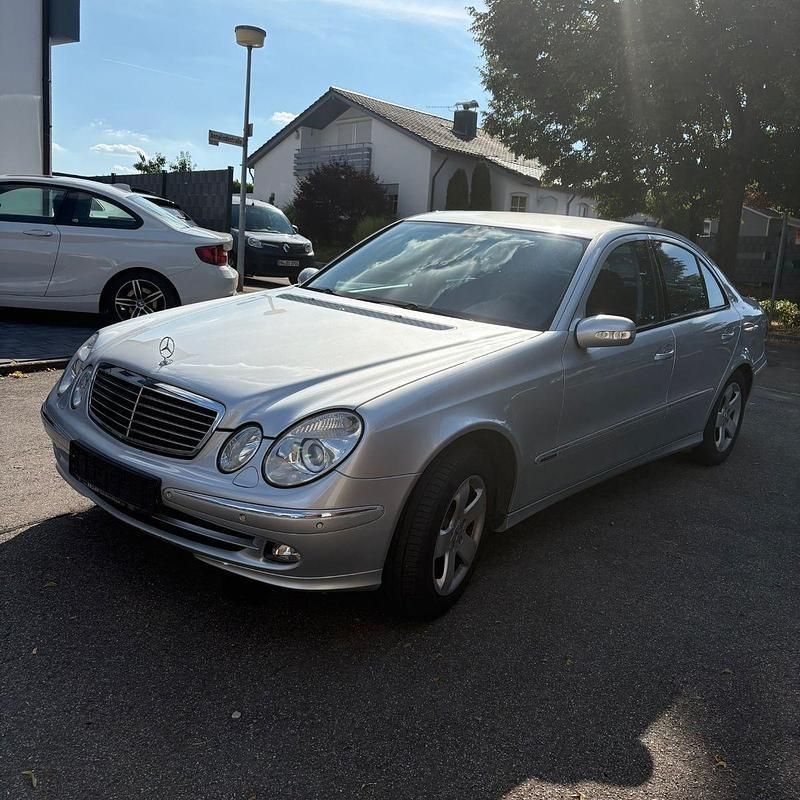 Silber Gebraucht 2005 Mercedes E280 Avantgarde Limousine | 3.999 € (Superpreis) - Bild 1/4
