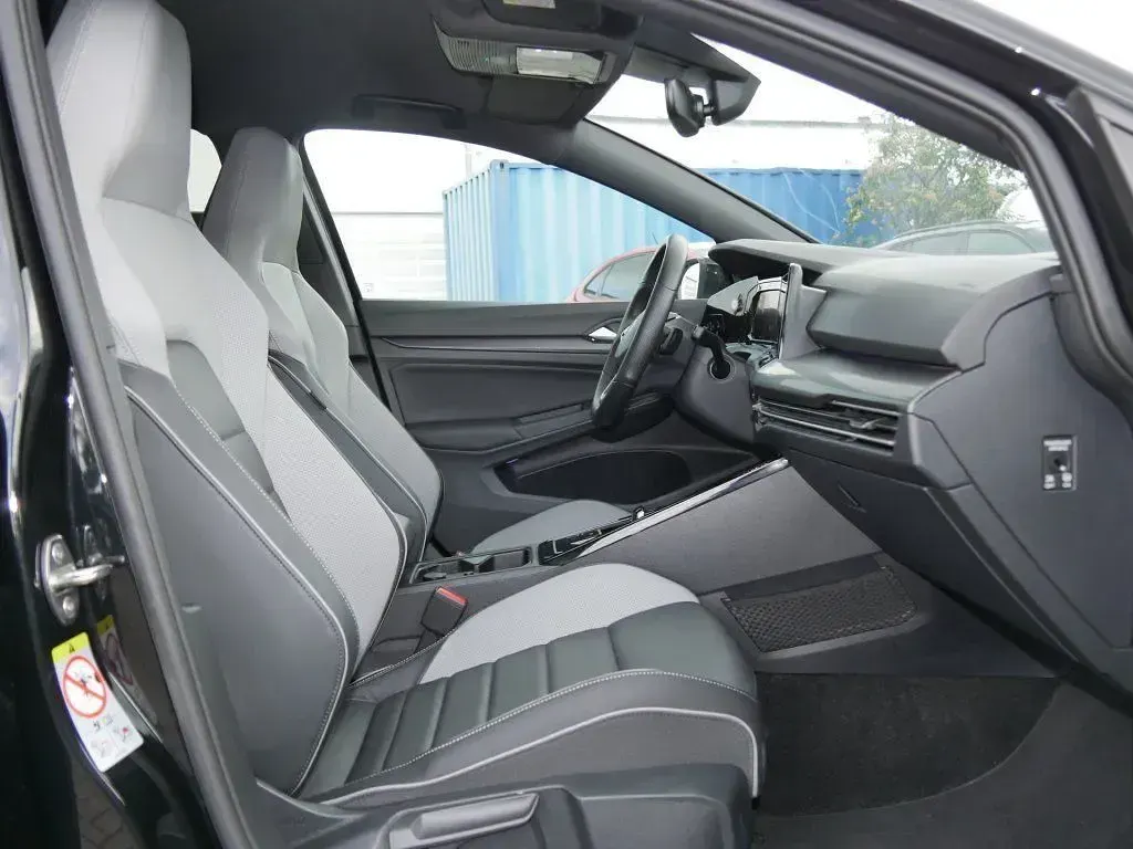 Gebraucht VW Golf VIII GTD 200 PS (147 kW) 2024 Grenadillschwarz (metallic) Limousine