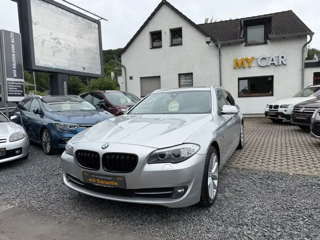 Gebraucht BMW 525 Sport Line 218 PS (160 kW) 2012 Silber Kombi