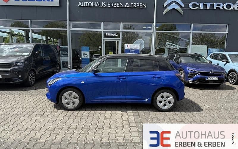 Schwarz Neu 2025 Suzuki Swift Comfort Kleinwagen | 20.990 € - Bild 1/4