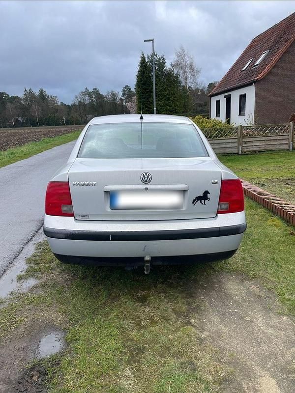 Gebraucht VW Passat Basis 125 PS (91 kW) 1998 Silber Limousine